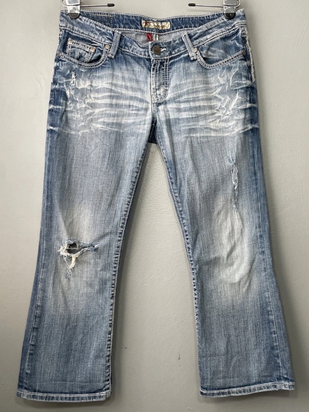 BKE Stella Low-Rise Y2K Distressed Denim Capris Size: 30